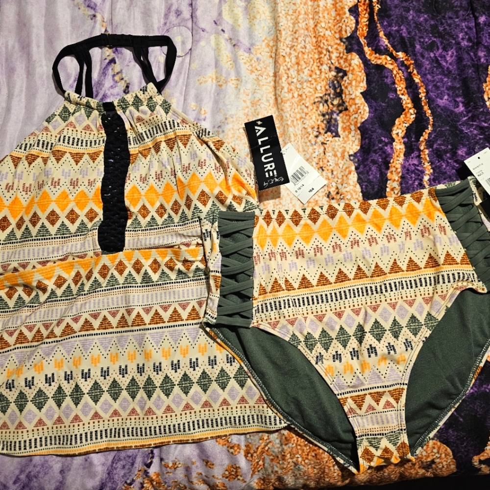 Brand new, never worn 2pc tankini